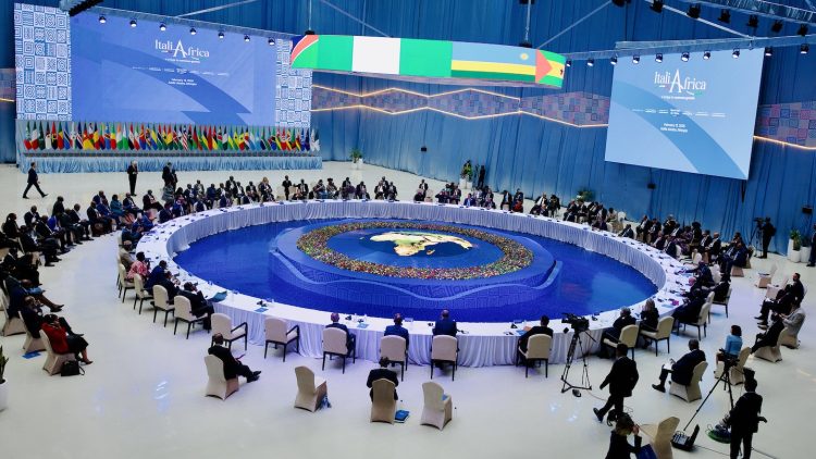 Il vertice Italia-Africa 2026 e il rilancio del Piano Mattei tra ambizioni geopolitiche e sostenibilità strategica